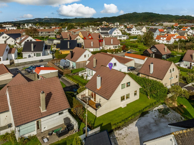 Haugesund - Sentrumsnær enebolig med 3 soverom og garasje - Barnevennlige omgivelser - Sørhaug!