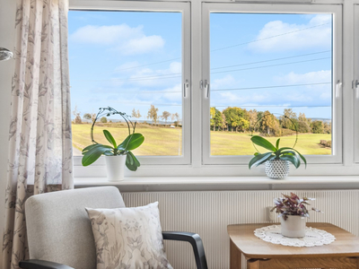 Lettstelt og fin 3-roms toppetasjeleilighet på Børstad | Utsikt | Innglasset balkong | Heis | Nær Hamar sentrum